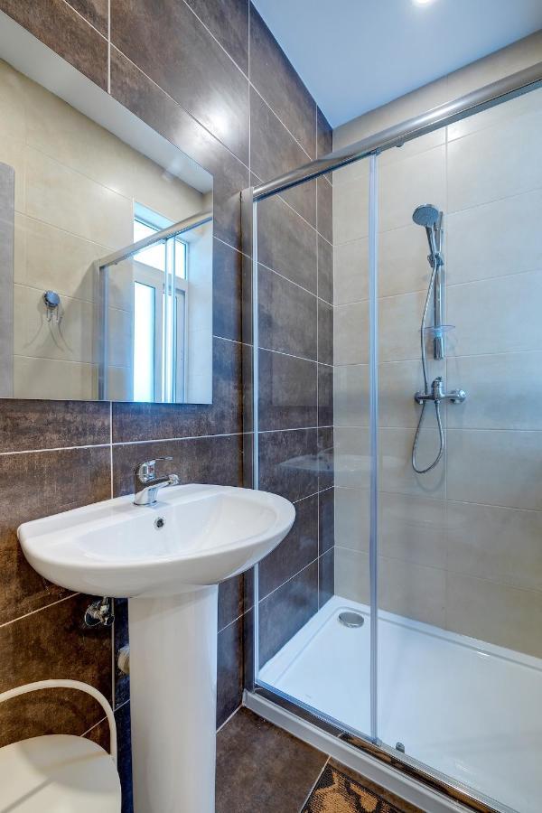 Modern Family Holiday Retreat In Gzira 슬리에마 외부 사진